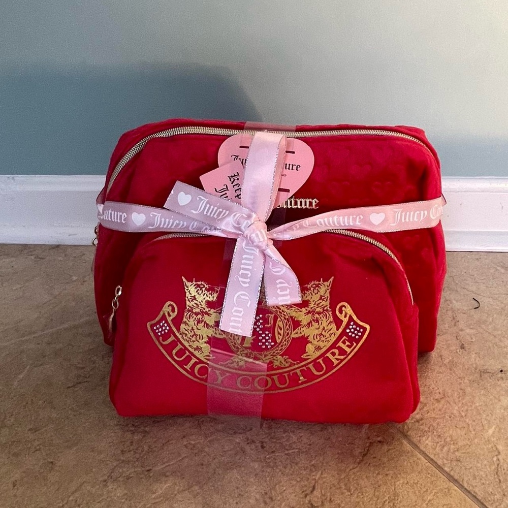 Y2K vintage juicy cosmetics  bag 

Y2K glam pink juicy makeup bag  looks just li